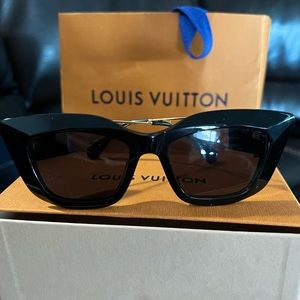 Louis VUITTON Arizona Dream Sunglasses Black Acetate. Size W